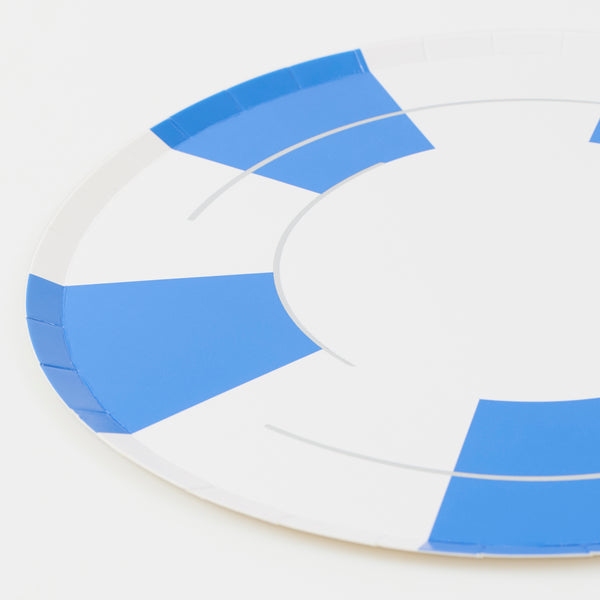 Our paper plates feature a vibrant rubber ring design, ideal to give a summery vibe to a pool party or beach party. Image3