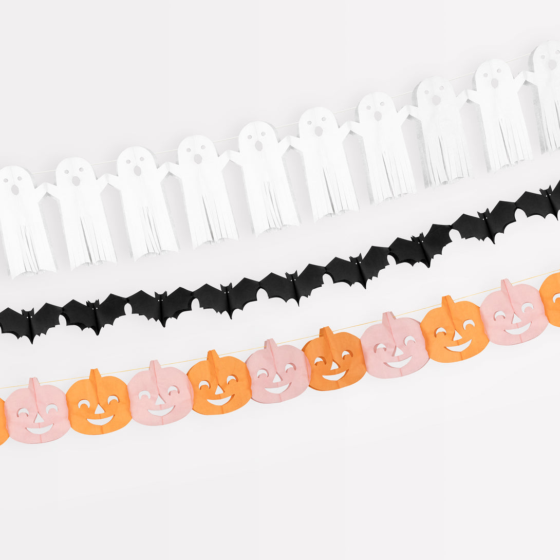 Our tissue paper Halloween garlands are in the shape of pumpkins, bats and ghosts.