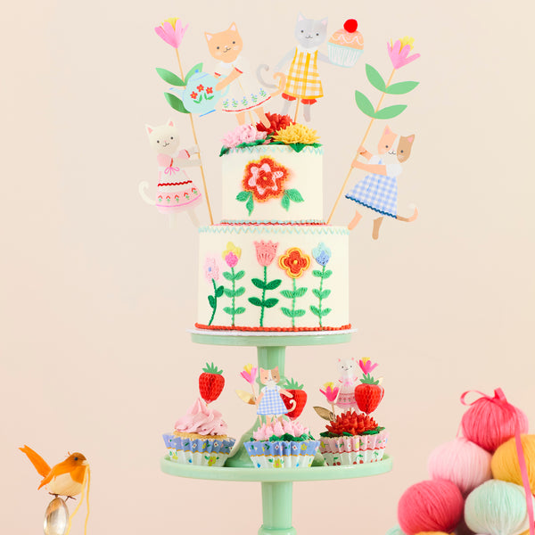 Make amazing cupcakes with our folk-inspired toppers and cupcake cases, featuring adorable kittens, flowers and strawberries. Image2