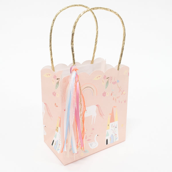 Our pretty princess party bundle includes a princess garland, plates, cups, napkins and party bags for a fabulous party for 8.  Image7