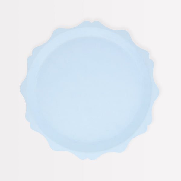 Our compostable side plates, made from bamboo and sugar cane, feature a decorative edge and will great at any party. Image1