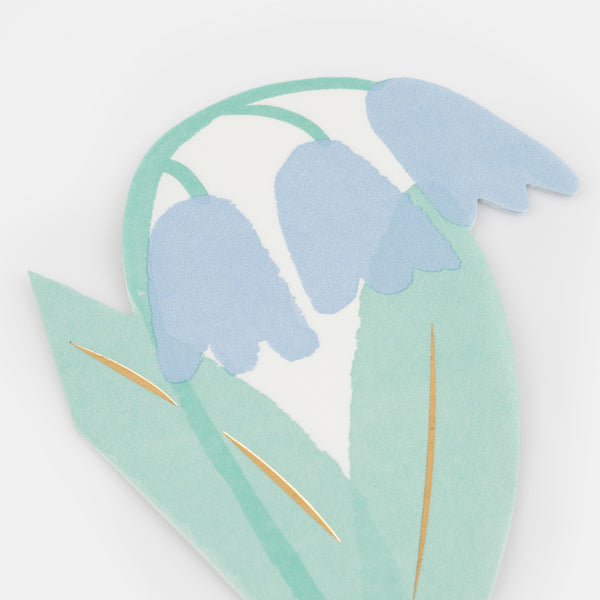 Our flower napkins are crafted from paper in pastel shades, ideal as napkins for a garden party, picnic or baby shower. Image3