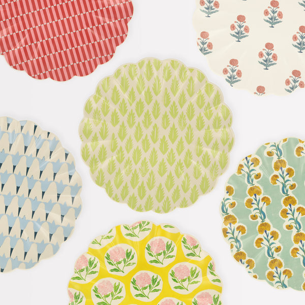 Our recycled plastic plates feature beautiful designs from printmaker Molly Mahon.