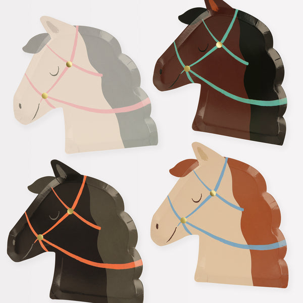 Make your horse birthday party look amazing with our special supplies, including a horse garland, tableware and a cupcake kit.  Image7