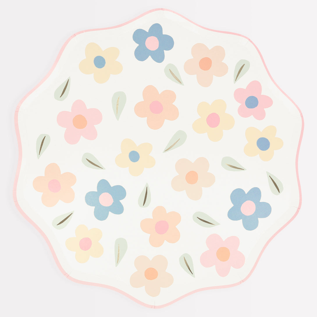 Our paper plates, with on-trend flower designs, look amazing for a summery look.