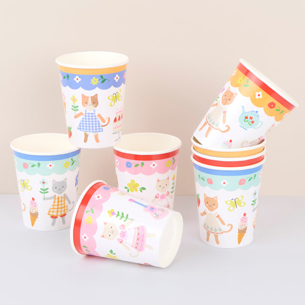 Our hot or cold drinks in our party cups, made from paper, with a pretty folk-inspired design featuring adorable kittens. Image1