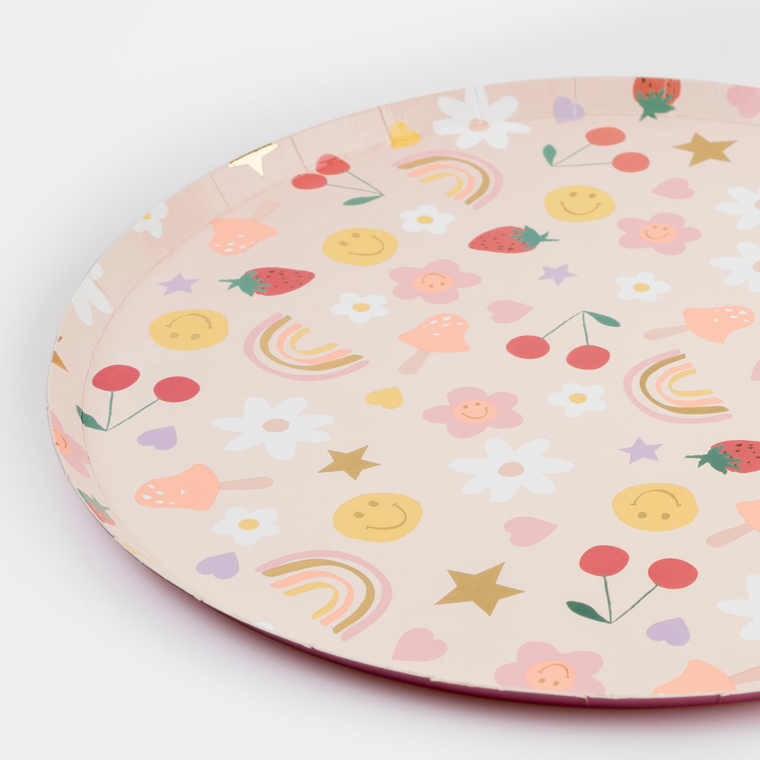 If you're looking for a colourful, cheerful 90s vibe for your birthday party plates you'll love our happy face designs.