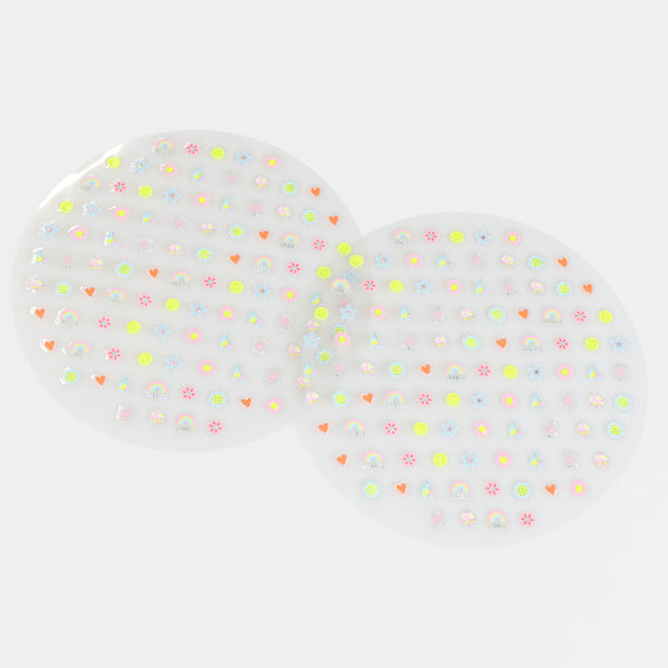 Use our groovy nail stickers as a fun party activity, as party favours or as party bag gifts. Easy to apply for a playful look. For ages 3+. Image3
