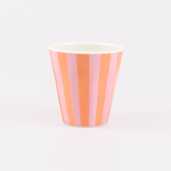 Our melamine cups feature pretty floral designs in summery colours, ideal for hot and cold drinks at garden parties and picnics. Image3