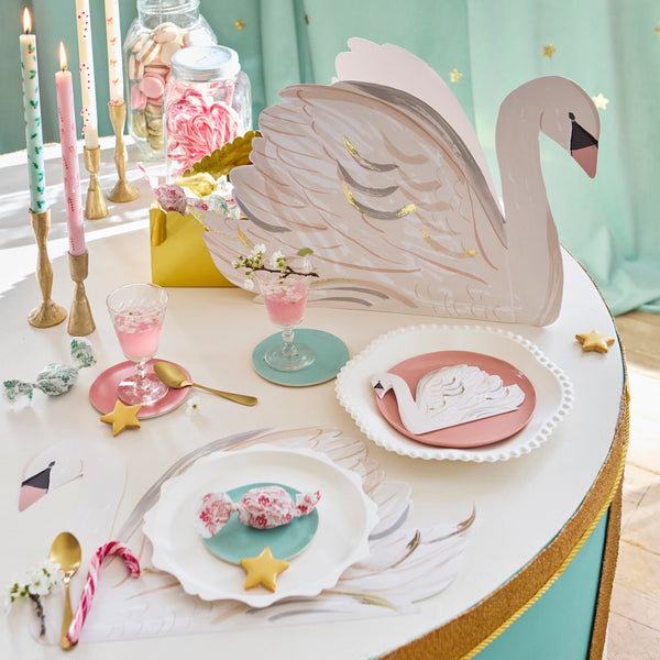 Our paper placemats, in the shape of beautiful swans, are perfect to add to your princess party supplies, or for Christmas or a bridal shower. Image2