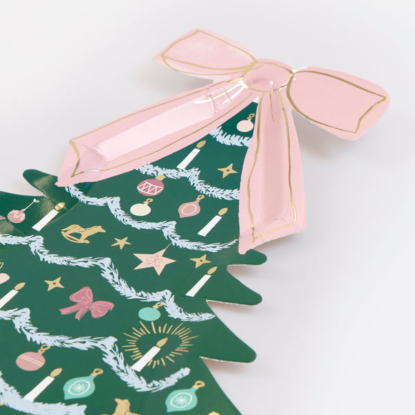 Our special New York City Ballet inspired Nutcracker party set features a beautiful Christmas garland, plates, cups and napkins. Image5