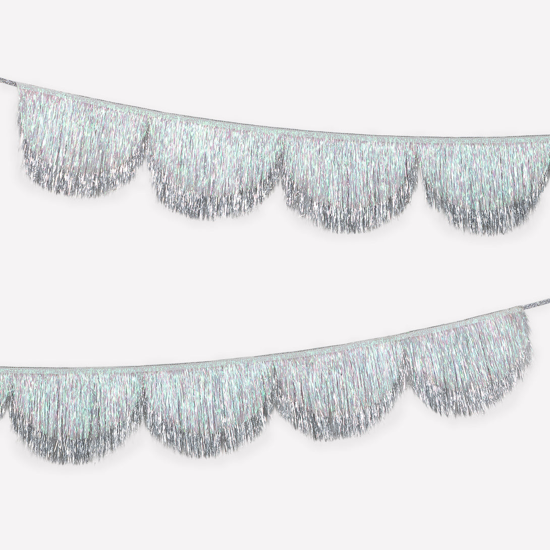 Use our silver tinsel garland to make your Christmas celebrations and New Year parties look amaziing. Image1