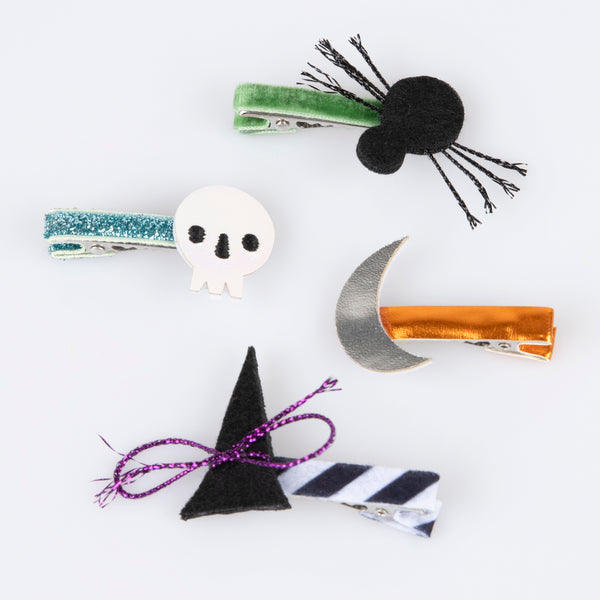Get Halloween party hair with our hair clips with Halloween icons. Image3