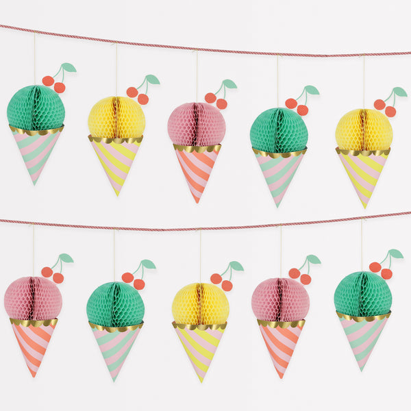Our ice cream party set is ideal for celebrations with a summery vibe, includes tableware, ice cream tubs and spoons and a garland.  Image2