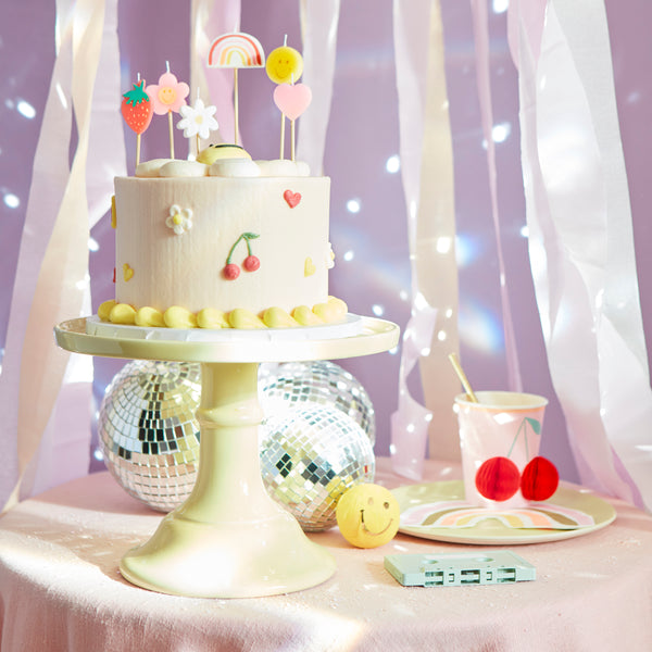 If you're looking for birthday candles in cheerful colours you'll love our happy face collection. Image2