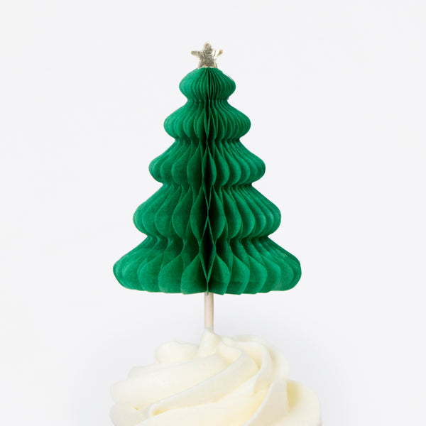 Our cupcake kit, with a Nutcracker Christmas theme inspired by New York City Ballet, has embellished cake toppers and pretty cases. Image6