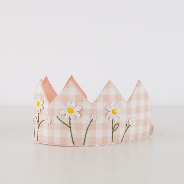 Our flower crown is perfect as a fairy crown and as a crown for girls. Image2