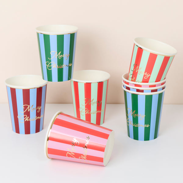 Our striped Christmas party set includes no-snap crackers, plates, napkins, cups and 3 elegant Christmas decorations. Image11
