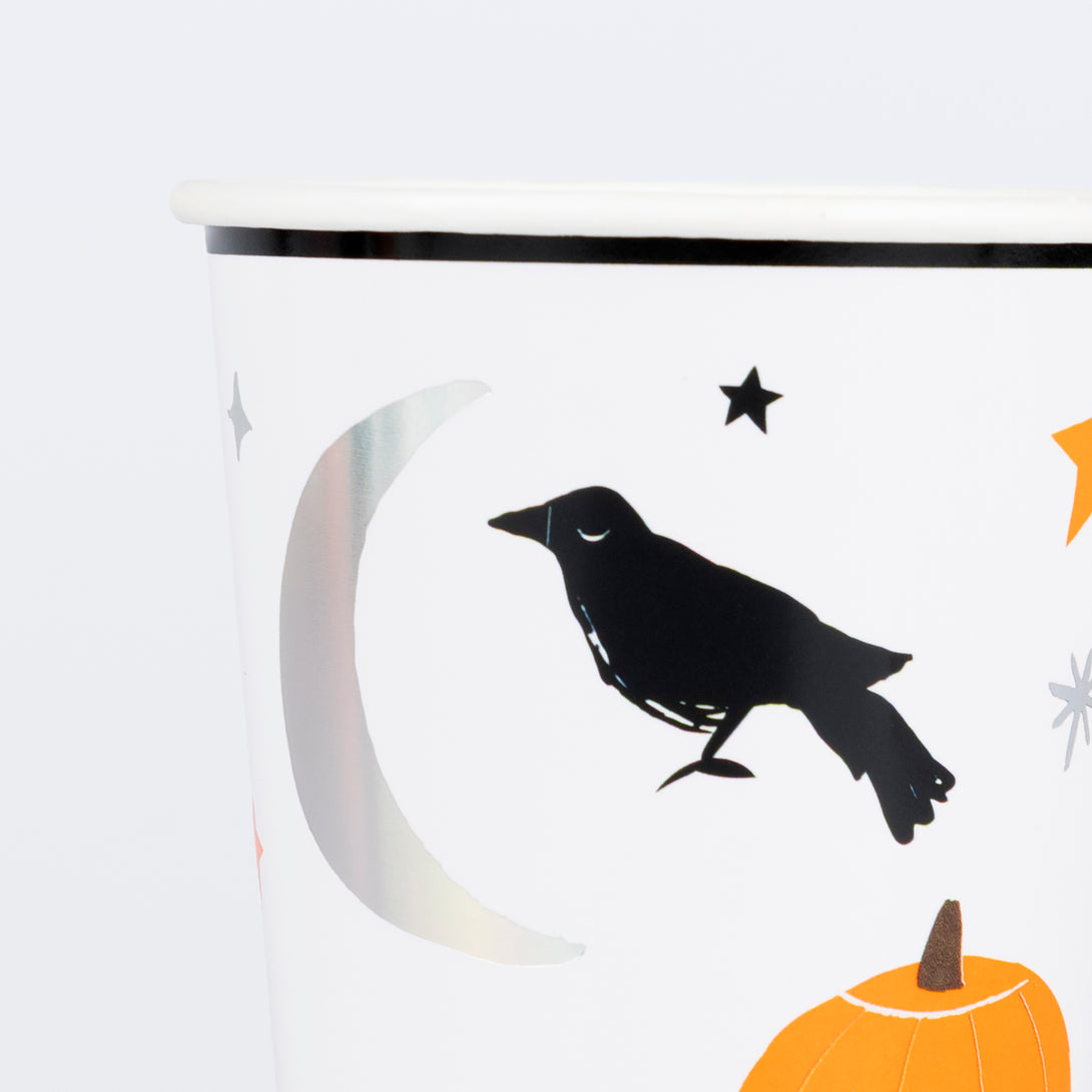Our Halloween set includes Halloween plates, cups, napkins, a colouring paper tablecloth and a set of 10 garlands, let the celebrations begin!
