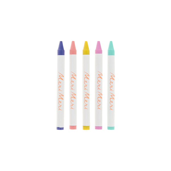 Our set of mermaid colouring pictures, presented in a roll with 5 wax crayons, is great to keep kids busy, ideal for mermaid parties. Image3