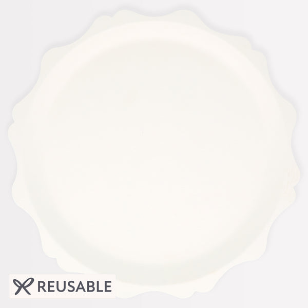 Our compostable plates, made from bamboo and sugar cane in a classic cream colour, are great as bridal shower plates and for baby showers. Image1