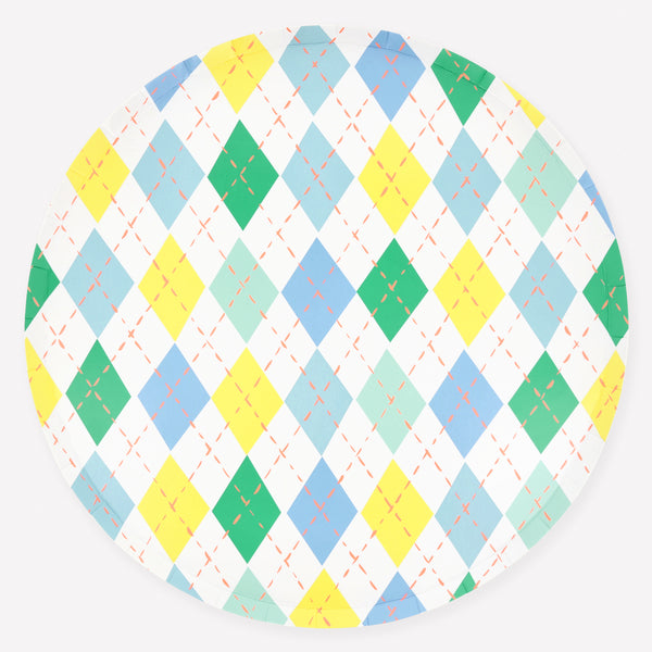 Our dinner plates, made from premium paper, feature a colourful argyle design, ideal for a tennis party, golf party, picnic or birthday meal. Image1