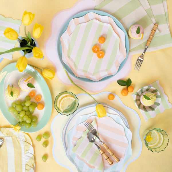 Our side plates, crafted in paper with thick pastel stripes, will look amazing at any spring party or as picnic plates. Image2