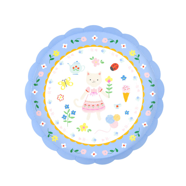 Our folk-inspired paper plates, in a small plate size, feature charming kittens in a magical world, perfect for birthday parties. Image4