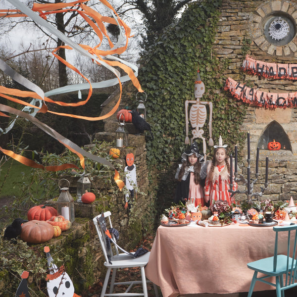 Decorate your Halloween party with these colourful crepe paper streamers. Image5