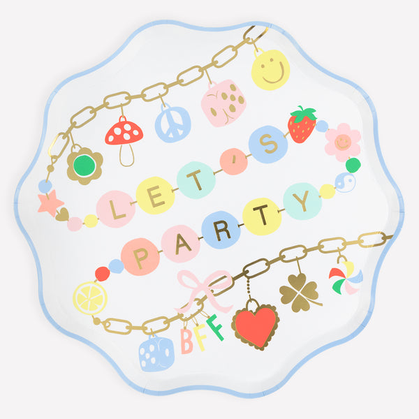 Our dinner plates, made from high quality paper, feature a delightful charm design which kids, teens and tweens will love. Image1