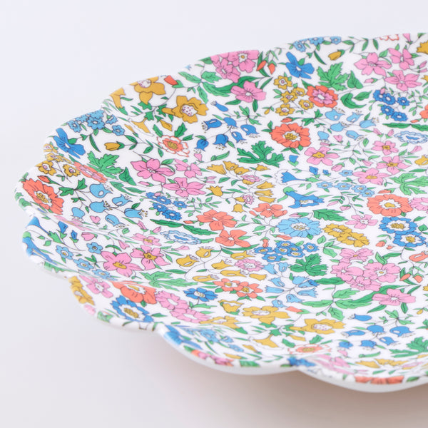 Our large melamine plates feature Liberty floral print designs, ideal for picnics and garden parties or any indoor or outdoor celebration. Image2