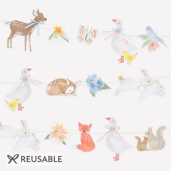 Our animal garland set is perfect for a baby shower, first birthday parties or as a nursery decoration, lots of embellishments add extra charm. Image1