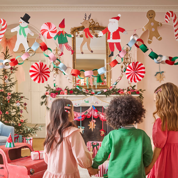 Our jolly Christmas garlands set includes colourful characters and icons, 3D paper fans, 3D Christmas trees and a paper chain to make and add. Image2