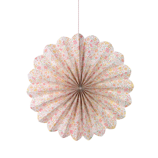 Our Liberty giant pinwheel decorations are a stylish way to decorate any celebrate, perfect for birthdays, weddings or home decor. Image6