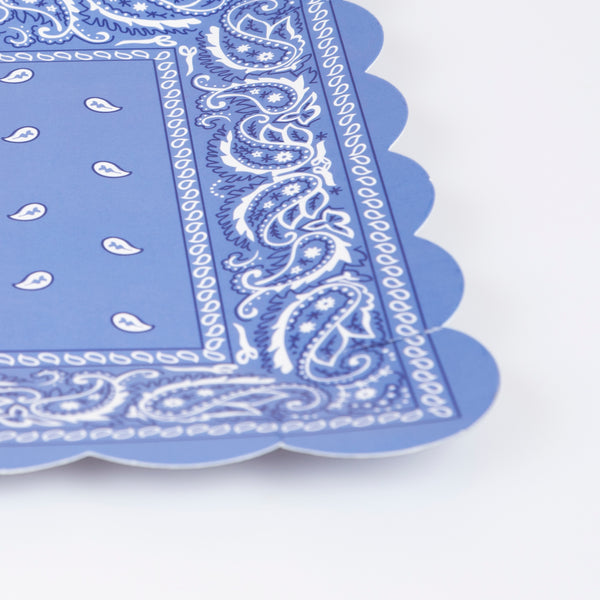 Add to your western theme party with our stunning paper plates in the shape of bandanas. Image3