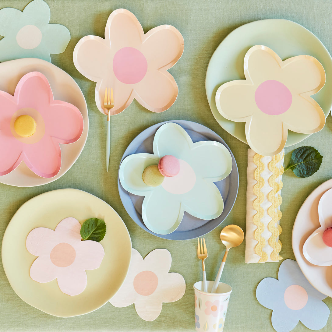 Our party plates, in the shapes of pastel flowers, will look perfect at any party.