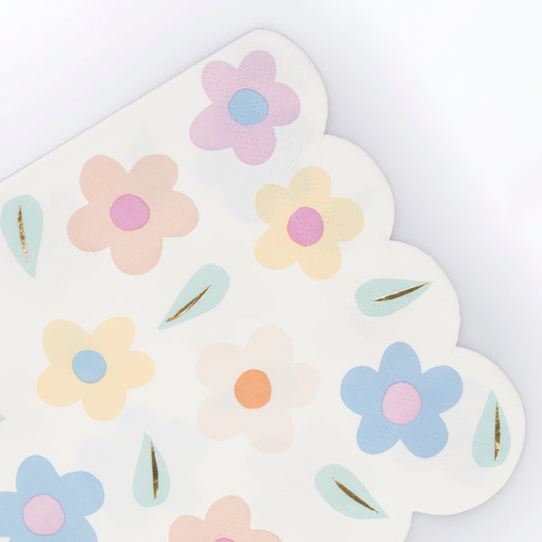 Our colourful flower party supplies, with flower plates, flower cups and flower napkins, are perfect for birthday parties or garden parties.   Image7