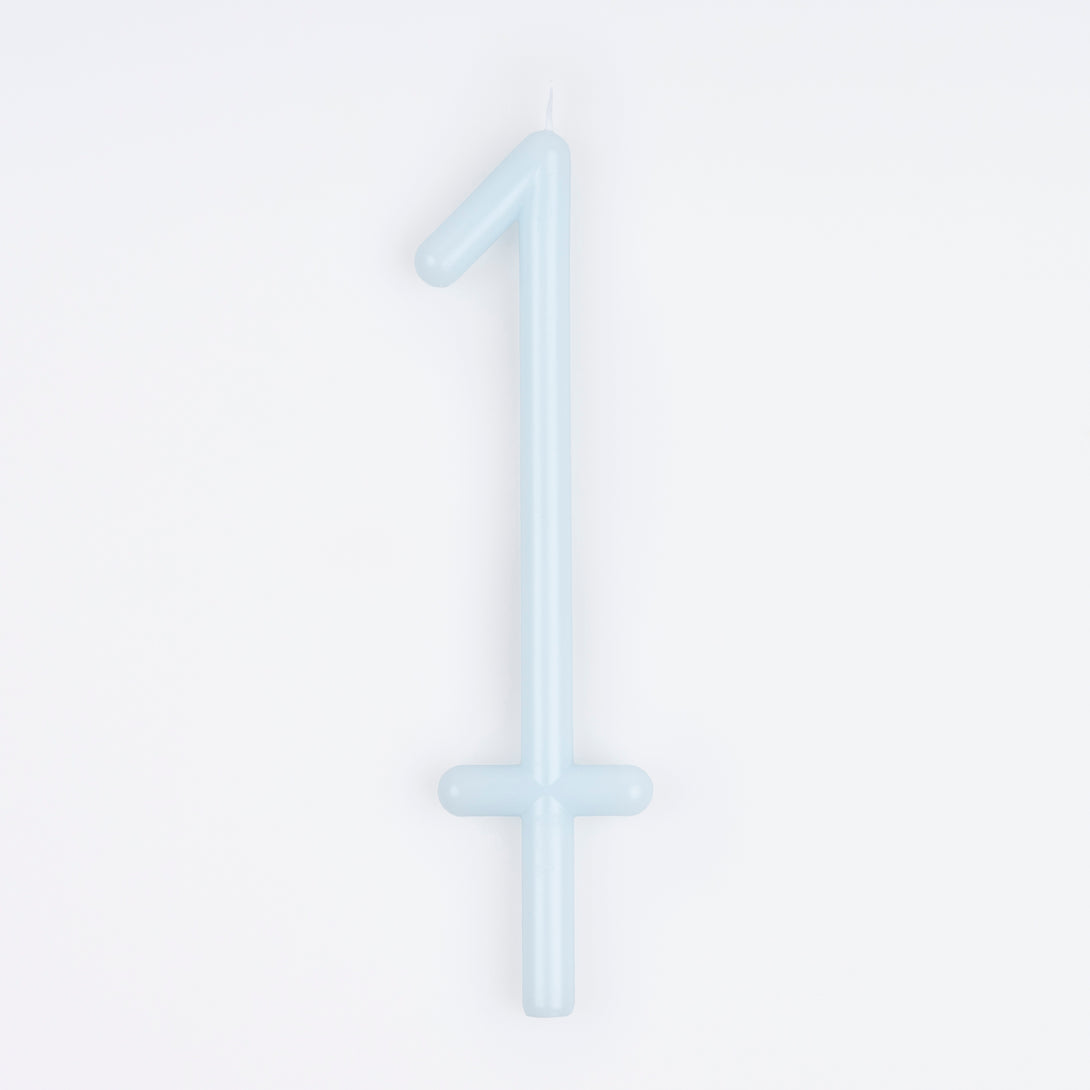 Add decoration, and numbers, to a birthday cake with our number candles in soft colours. Image5