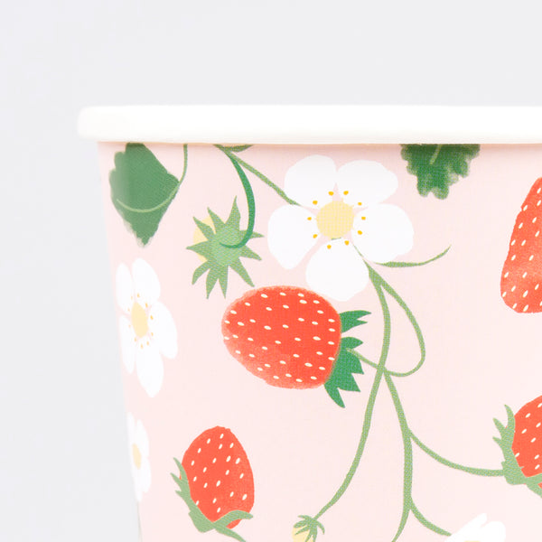 Use our pretty paper cups, with a sweet strawberry design, to serve hot or cold drinks in at your summery parties. Image3