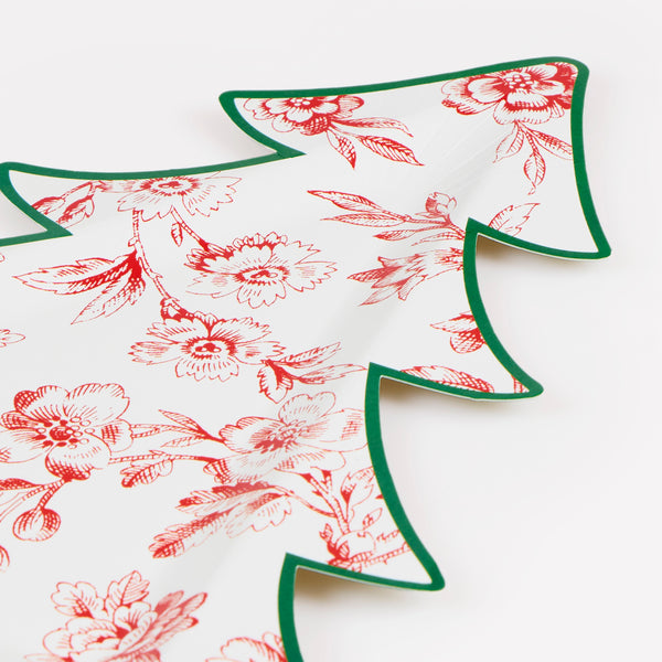 Our Christmas tree plates, made from heavyweigth paper,  feature an elegant Toile de Jouy print in red and green with contrasting borders. Image3