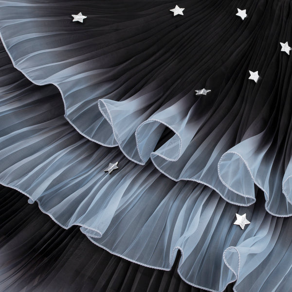 Our witch costume, with a witch hat, dress and wand, is the perfect kids Halloween costume for those who love to look magical. Image4