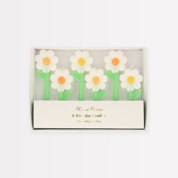 Our daisy candles are perfect as cupcake candles, or as birthday cake decorations.