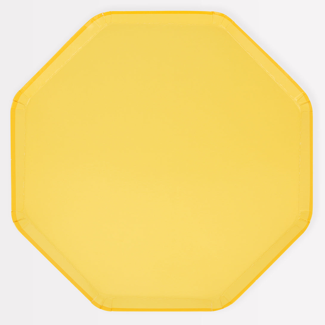Our paper plates, in bright yellow, are stylish octagonal plates, perfect for any dinner or party.
