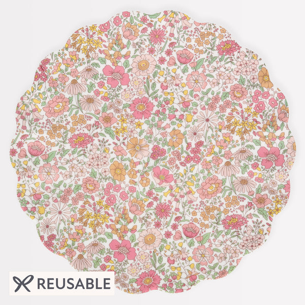 This large plate is made from melamine, so is reusable time and time again, it has a pretty Liberty print design and is dishwasher safe too. Image1