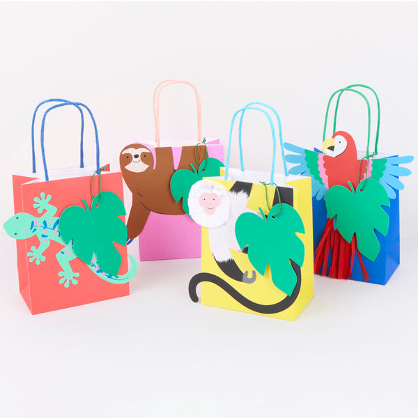 Make your jungle party end in style by handing guests our party favour bags, beautifully decorated with rainforest animals. Image2