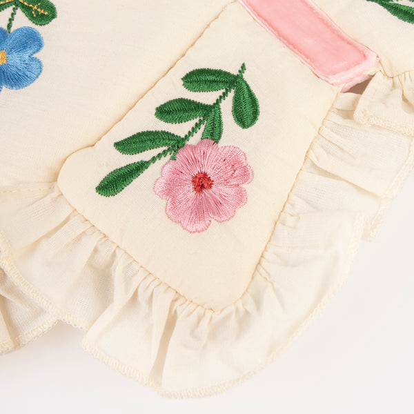 Our embroidered butterfly wings are a gorgeous addition to your dressing up box, for kids who love to pretend to be butterflies or fairies. Image4