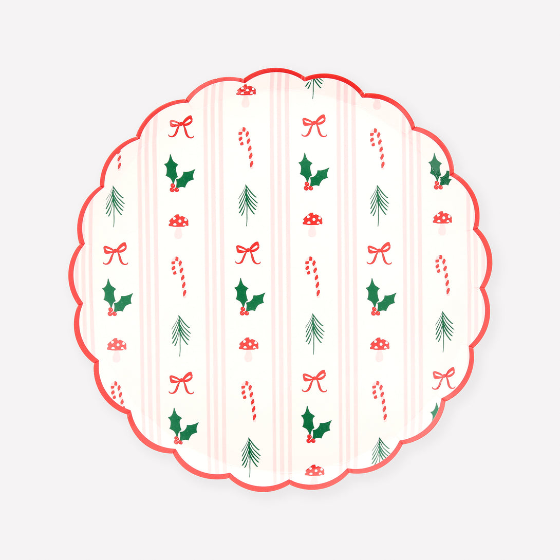 Our side plates, made from high quality paper, feature classic Christmas icons in stylish colours of red, green and pink. Image1