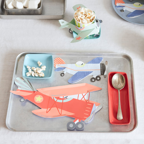 Our paper plates, in the shape of a vintage plane, are perfect for kids who loves planes. Image2