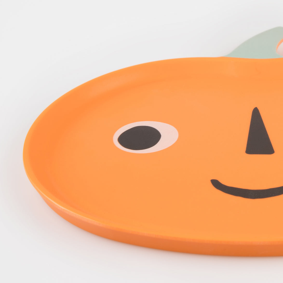 Our melamine pumpkin plate will look amazing at your Halloween party and make a great Halloween gift.