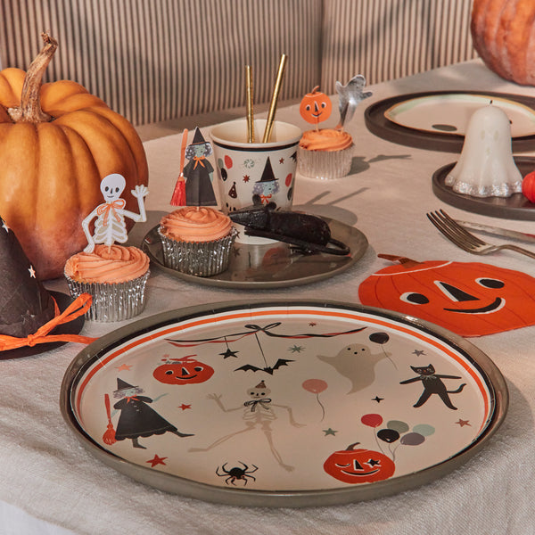 Our Halloween plates are perfect for a Halloween meal with the kids and adults. Image2
